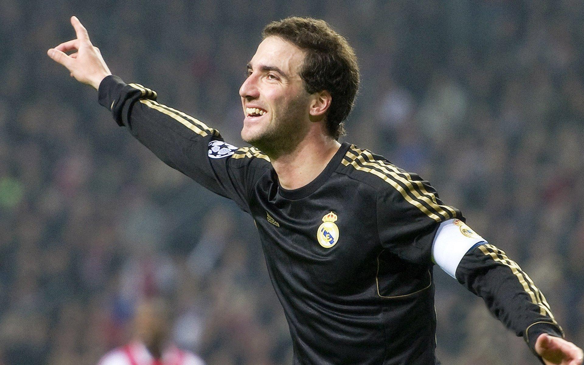 NBA总决赛激战正酣 勇士队逆转取胜夺赛点