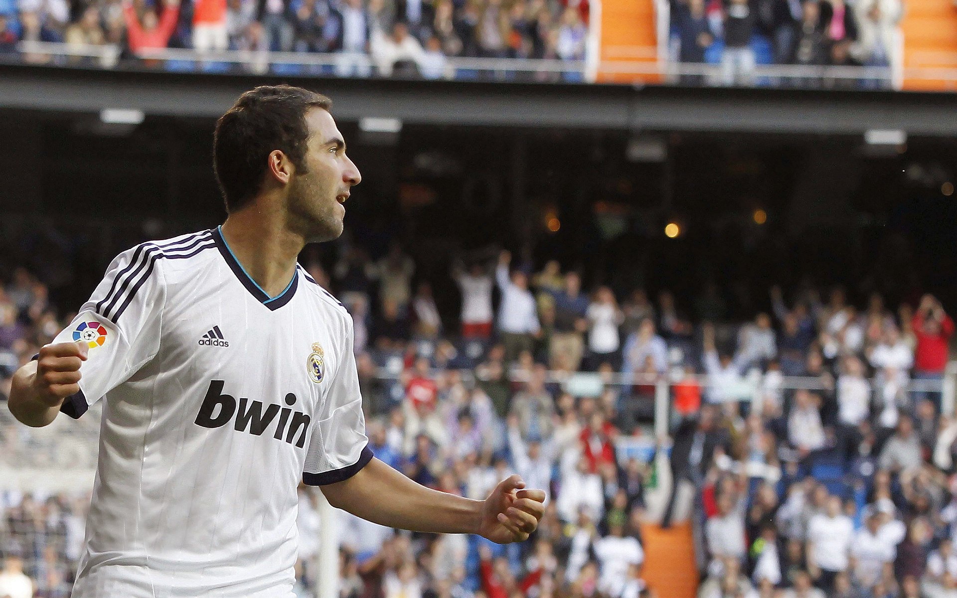 世锦赛巅峰对决，新星崛起与传奇卫冕的激情碰撞